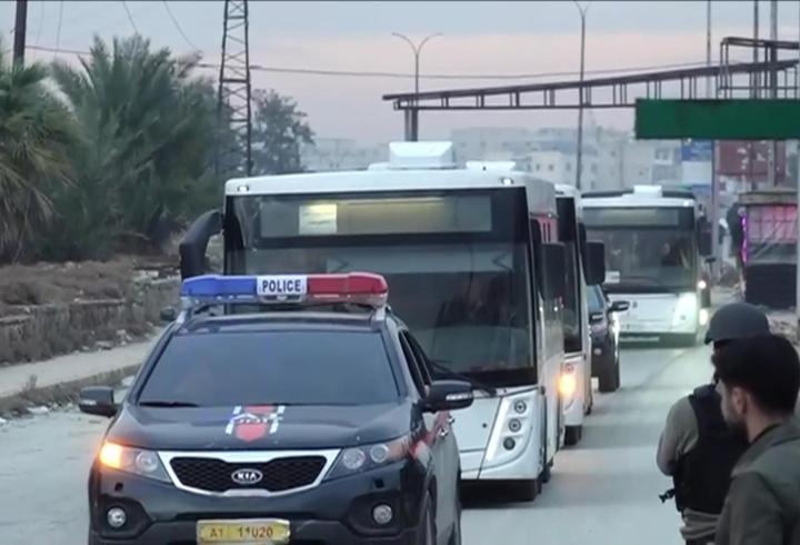 O anlar CNN TÜRK'te: YPG'liler otobüslerle kentten çıkarıldı