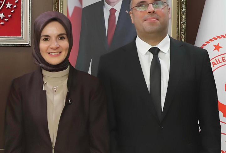 Kendisi gibi engellilerin Bakanlıktaki danışmanı