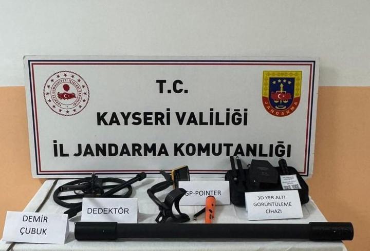Kayseri’de kaçak kazıya 3 gözaltı