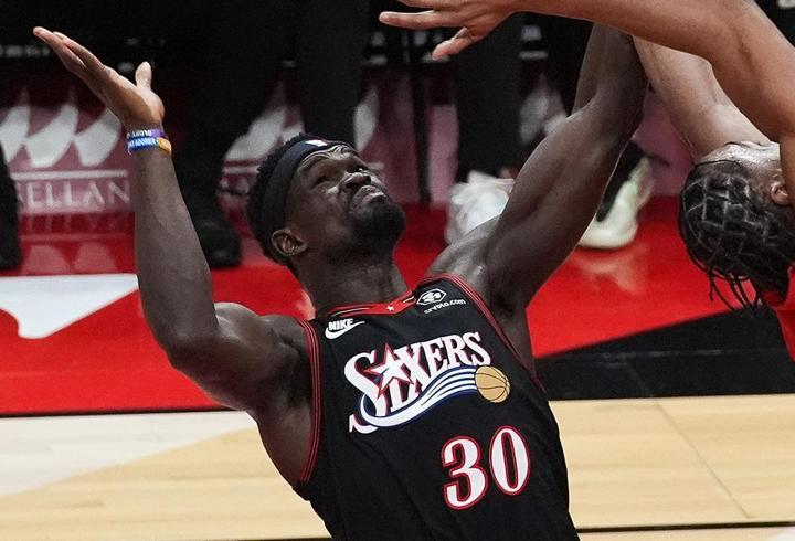 Adem Bona'lı 76ers, Cavaliers'a kaybetti! Milli basketbolcudan 8 sayı 7 ribaunt...