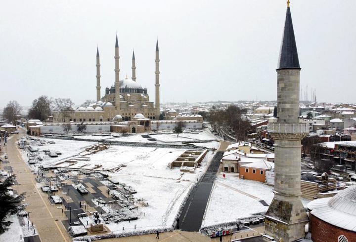 Edirne beyaza büründü