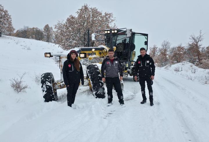 Amasya’da 12 köy yolu kardan kapandı
