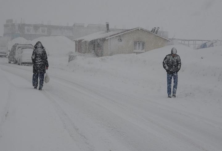 Bitlis’te kardan 51 köy yolu ulaşıma kapandı
