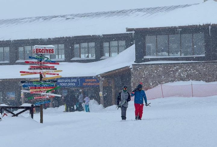 Erciyes Dağı’nda kar kalınlığı 180 santimetreye ulaştı