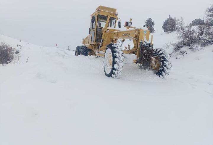 Kayseri’de ulaşıma kapanan 72 mahalle yolu açıldı