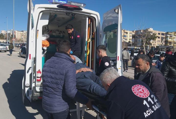 Şanlıurfa'da adliye önünde kavga; 2 yaralı