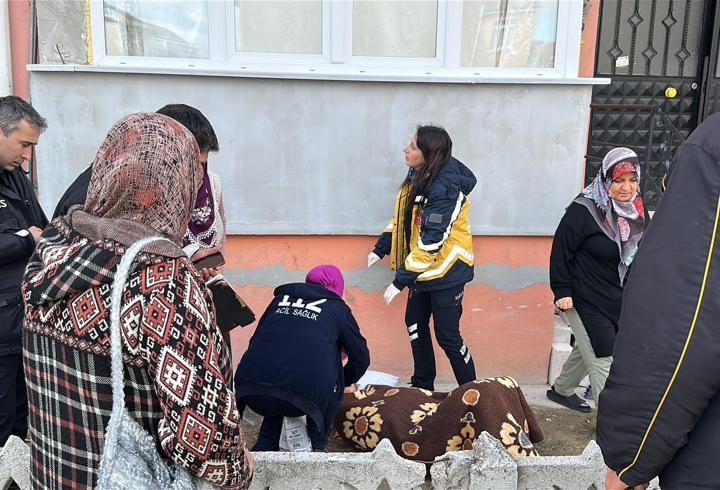 Kütahya’da balkondan düşen kadın yaralandı