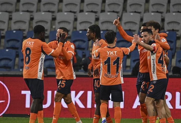 Başakşehir, Fatih Karagümrük’ü 2 golle geçti