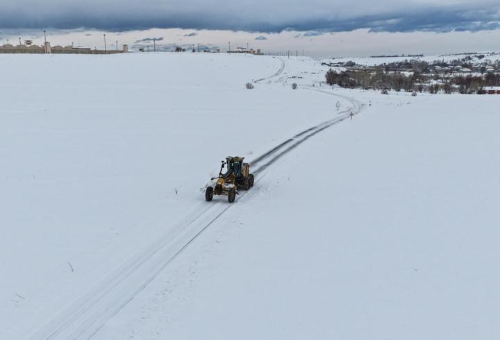 Van'da 283 yerleşim yeri ulaşıma kapandı