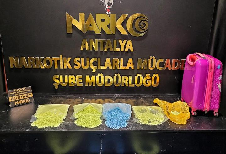 15 bin adet ecstasy ile yakalanan 2 şüpheli tutuklandı
