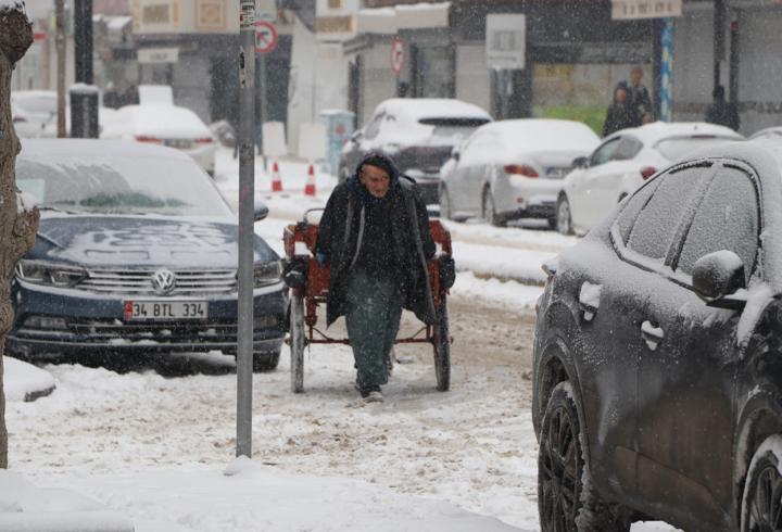Van'da 110 yerleşim yeri ulaşıma açıldı