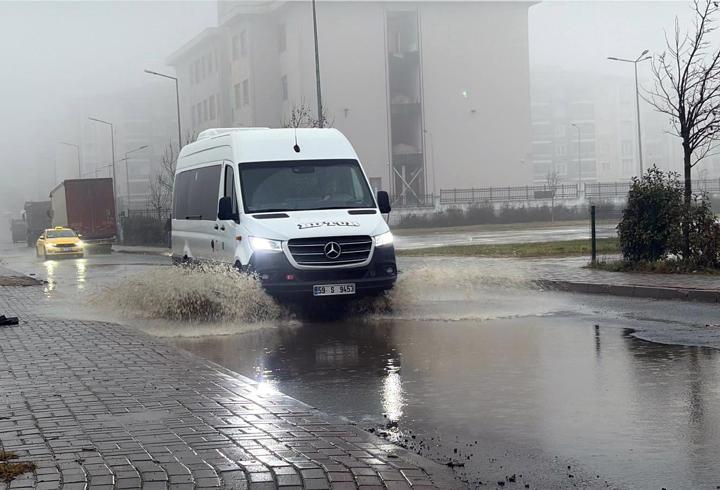 Çorlu’da sağanak etkili oldu