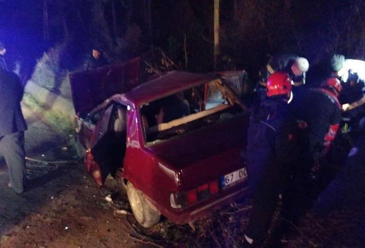 Otomobil, kaza yapan araca çarptı; 5 yaralı