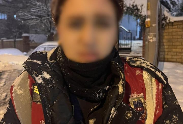 Kendisini jandarma olarak tanıtan kadın yakalandı
