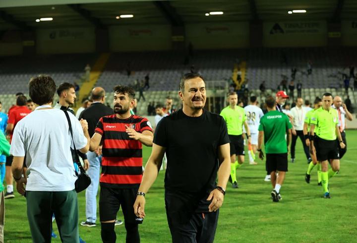 Uşakspor'da Ergün Penbe bıraktı