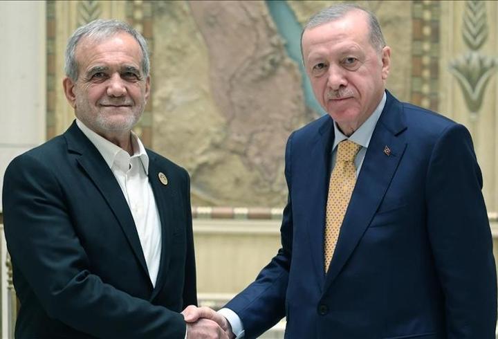 SON DAKİKA... Cumhurbaşkanı Erdoğan, İran Cumhurbaşkanı Pezeşkiyan ile görüştü: "Türkiye iki ülke arasında rol üstlenmeye hazır"