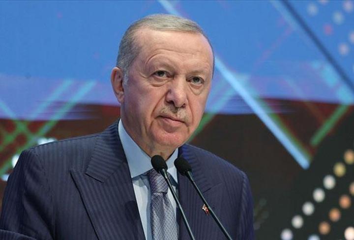 SON DAKİKA...Cumhurbaşkanı Erdoğan'dan Özgür Özel'e: Kameralar önünde mikrofon tokatlıyorlar