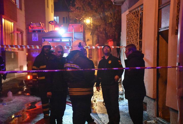 Kedilerin beslendiği evde yangın; 26 kedi öldü