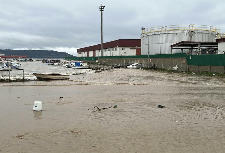 Çanakkale'de Kepez Çayı yine taştı