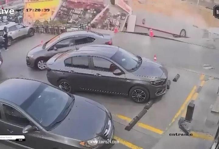 Mısır'da toprak kayması iş yerini böyle yuttu!