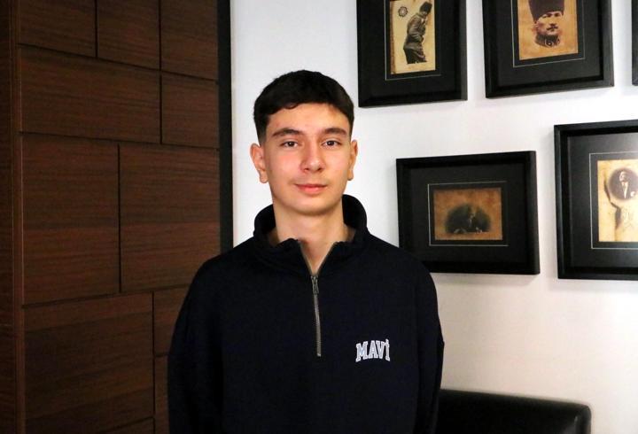 Depremzede Furkan'ın Fen Lisesi başarısı