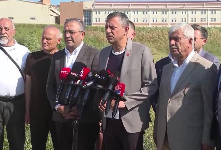 CHP'de iki genel başkan mı var?