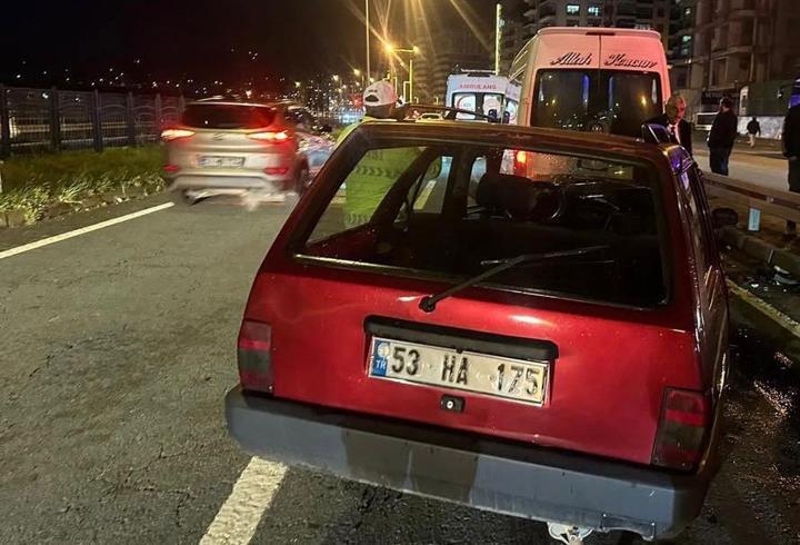 Rize’de otomobil, minibüse çarptı; 1 yaralı