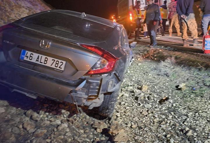 Mardin'de şarampole devrilen otomobilin sürücü yaralandı