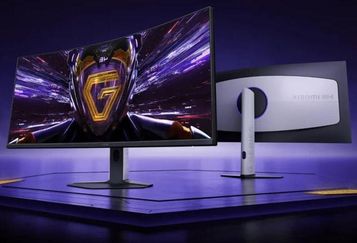 180Hz ve 1ms tepki süreli monitor