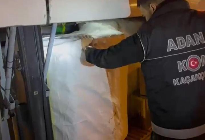 Yolcu otobüsünde 14 bin paket kaçak sigara ele geçirildi
