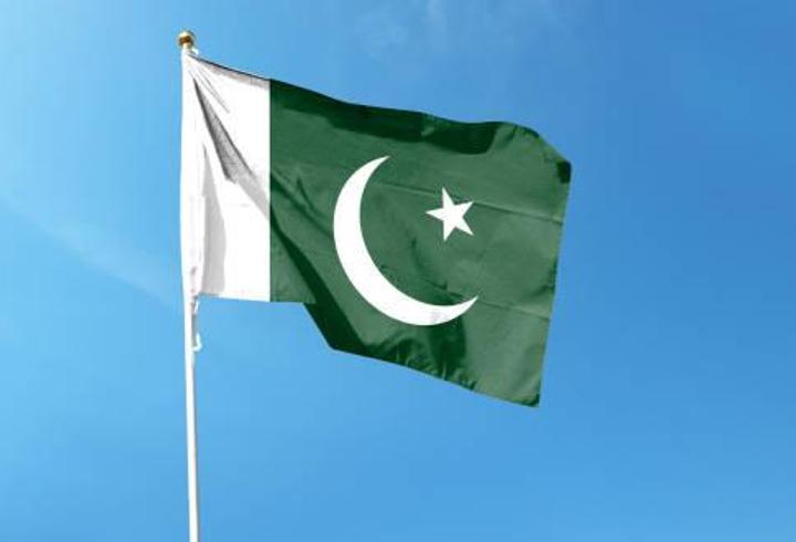 Pakistan'da camide patlama: 10 ölü 80 yaralı