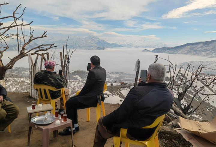 Hakkari’de sis etkili oldu