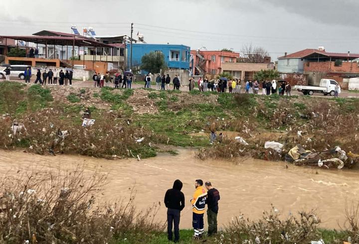 İzmir’de dereye düşen çocuk için arama çalışması başlatıldı