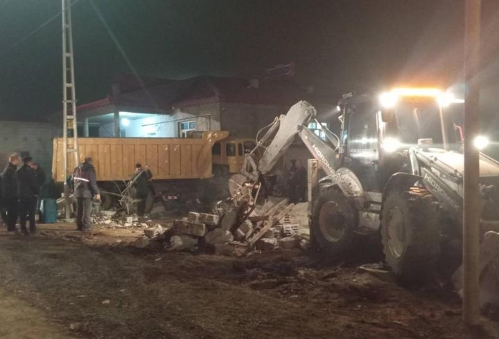 Iğdır’da kamyon eve girdi; 1 yaralı