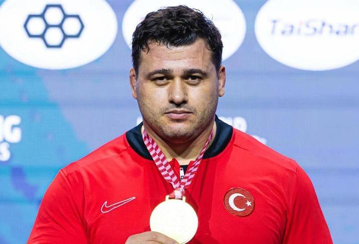 Rıza Kayaalp'ten altın madalya