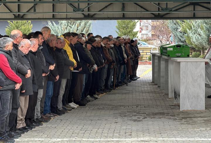 Silahlı kavgada öldürülen 2 kişi toprağa verildi