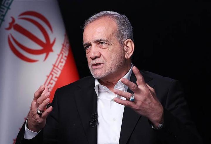 İran'da canlı yayında tartışma: Devlet televizyonu Pezeşkiyan’ın programını kesti