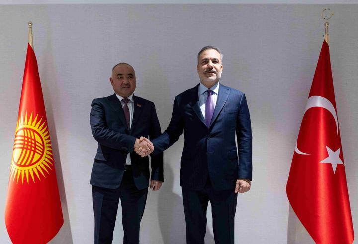 Dışişleri Bakanı Hakan Fidan, Kırgızistan Parlamento Başkanı Uulu ile görüştü