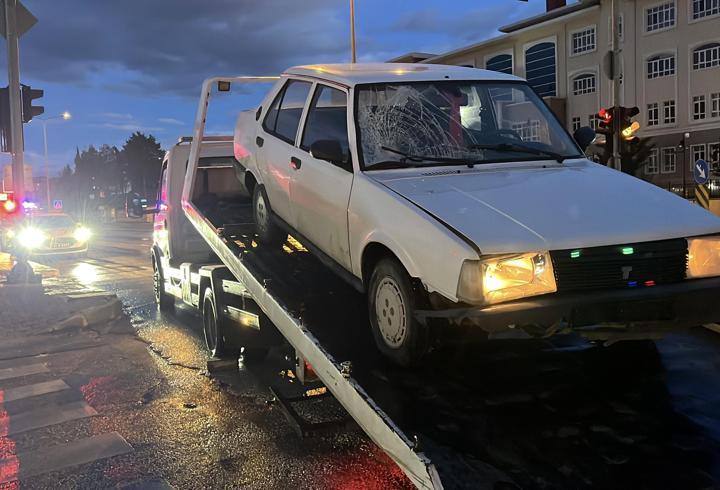 Otomobilin çarptığı yaya yaralandı