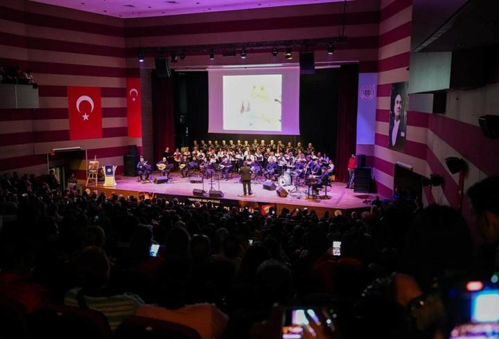 Menteşe Korosu'ndan Barış Manço konseri