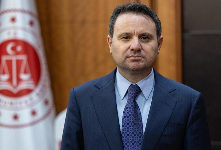 Bakan Gürlek: Üzerimde 4 adet taşınmaz var! "Özel’in amacı, asrın yolsuzluk davasını perdelemek”