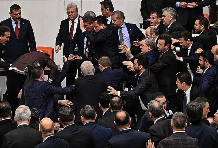 Meclis’te kavgayı çıkaran talimat kimden geldi? Abdulkadir Selvi yazdı...