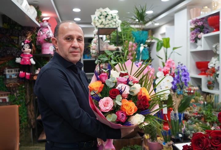 Sevgililer için gül 200, orkide 2 bin liradan başlıyor