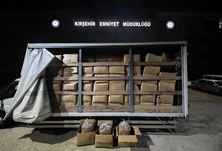 Kırşehir’de 3,4 ton kaçak tütün ele geçirildi