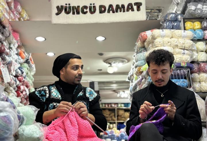 Hobisini iyiliğe dönüştürdü