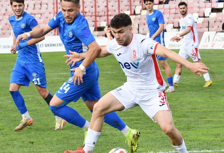 Balıkesirspor, 10 kişi kalan rakibine evinde teslim oldu