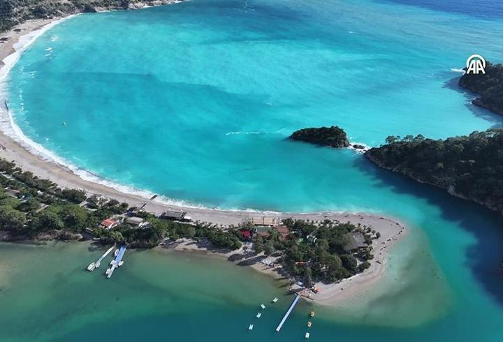 Ölüdeniz'in rengi turkuaza döndü
