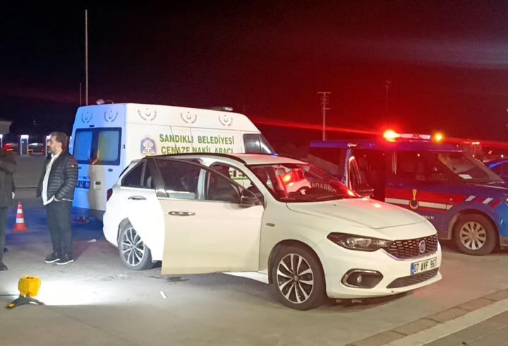 Park halindeki otomobilde erkek cesedi bulundu
