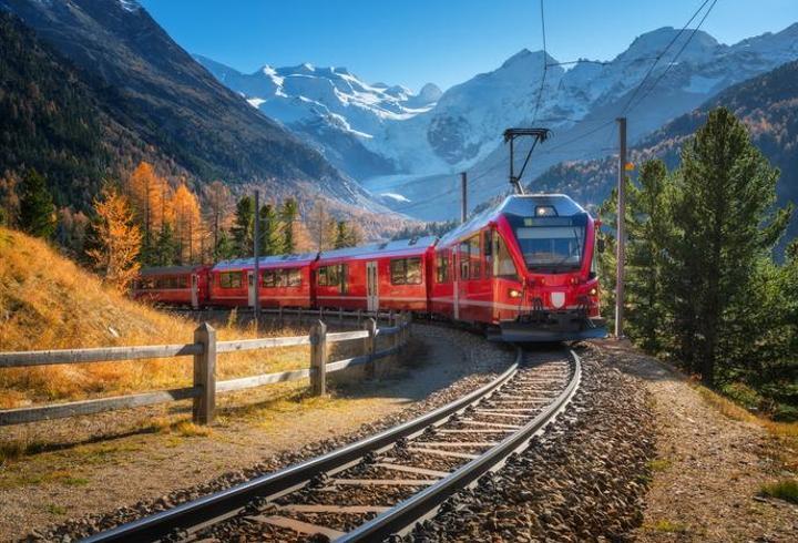 İsviçre’de tren raydan çıktı: Yaralılar var