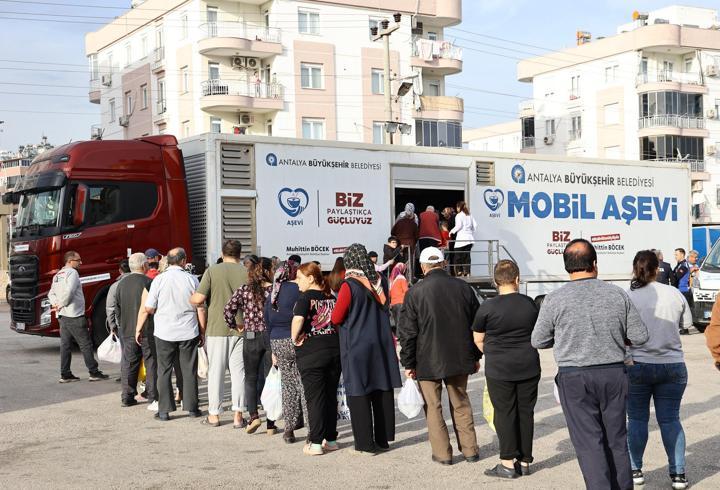 Mobil aşevi her akşam farklı mahallede 